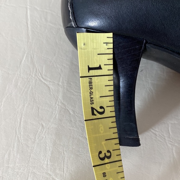 Franco Sarto black genuine leather heels with metal design. Made in Brazil. 9M - Picture 12 of 14